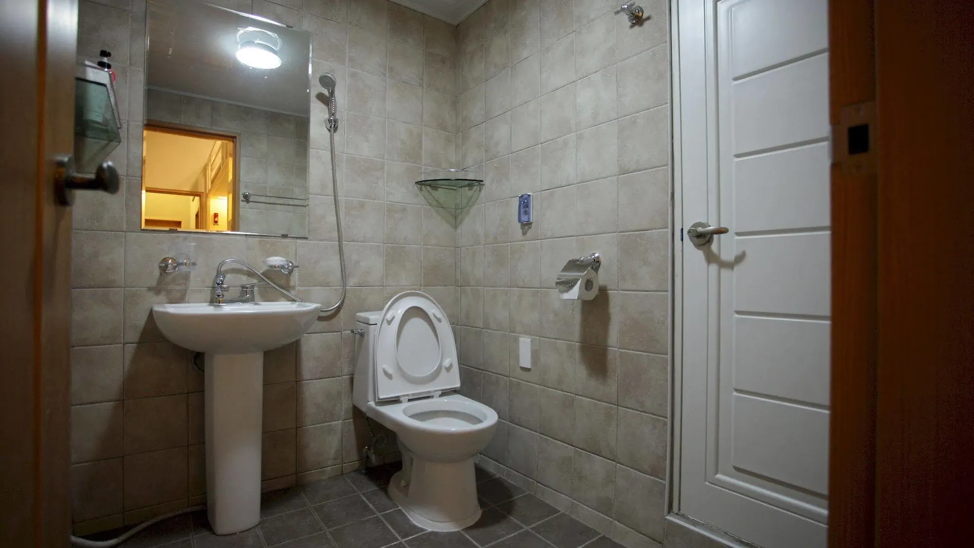 Kidari Guesthouse Busan South Korea