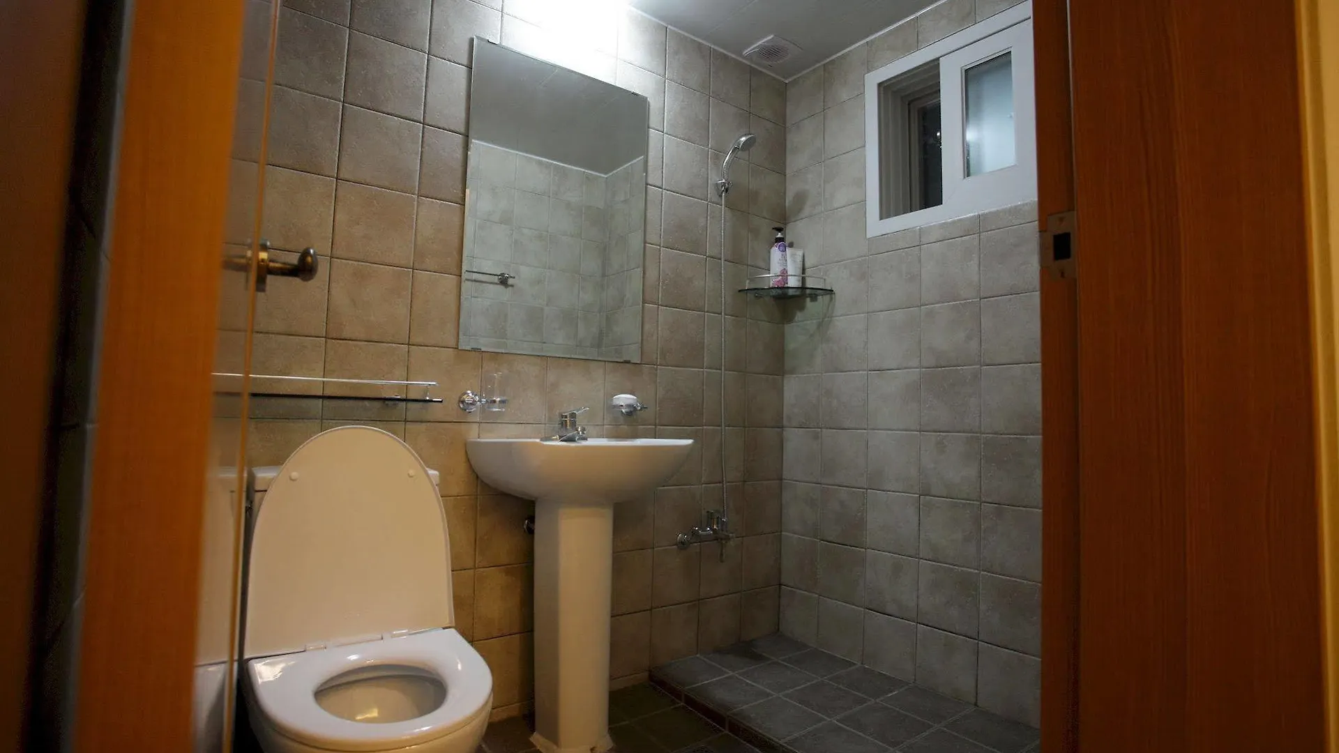 Kidari Guesthouse Busan 2*,  South Korea
